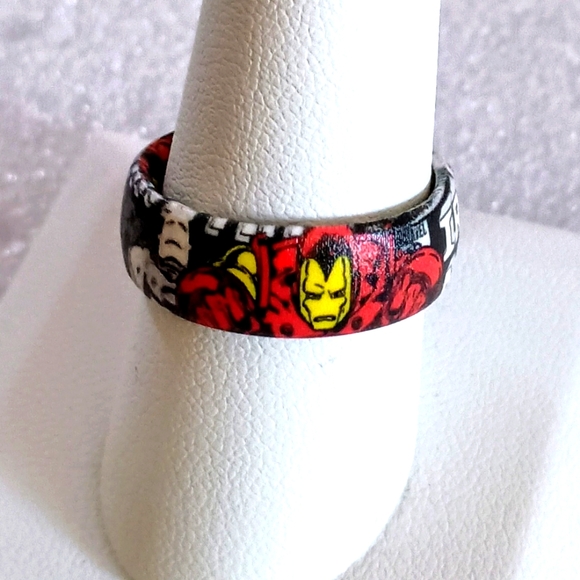 Marvel Comics Groove Life Iron Man Color Silicone Ring New Tin Box SZ 10 - Picture 1 of 8